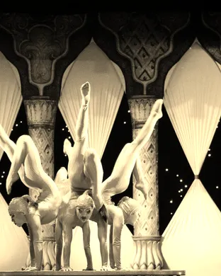 Cirque De Paris Trumbull