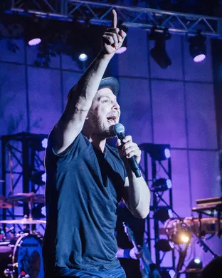 Gavin Degraw Holmdel
