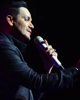 Victor Manuelle Elizabeth